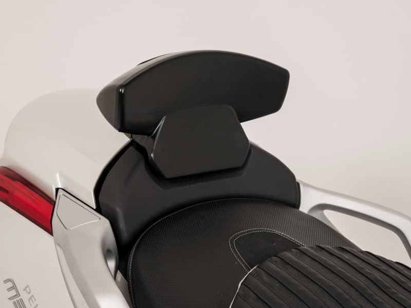 OPĚRKA SPOLUJEZDCE METROPOLIS