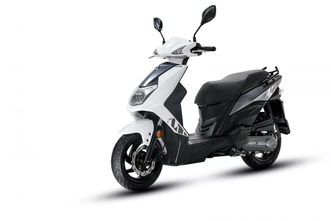 SYM Orbit III 125 –  bílá/šedá